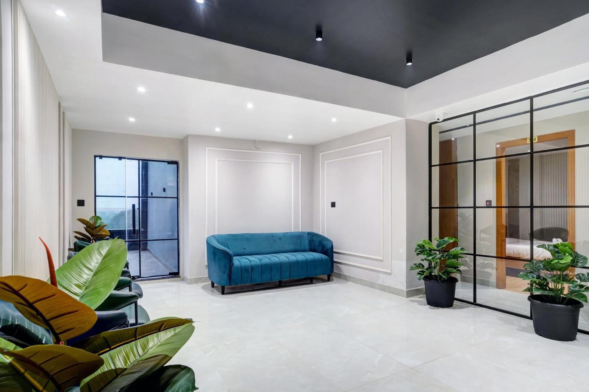 Townhouse Oak Sarusajai Stadium Dispur Exterior foto