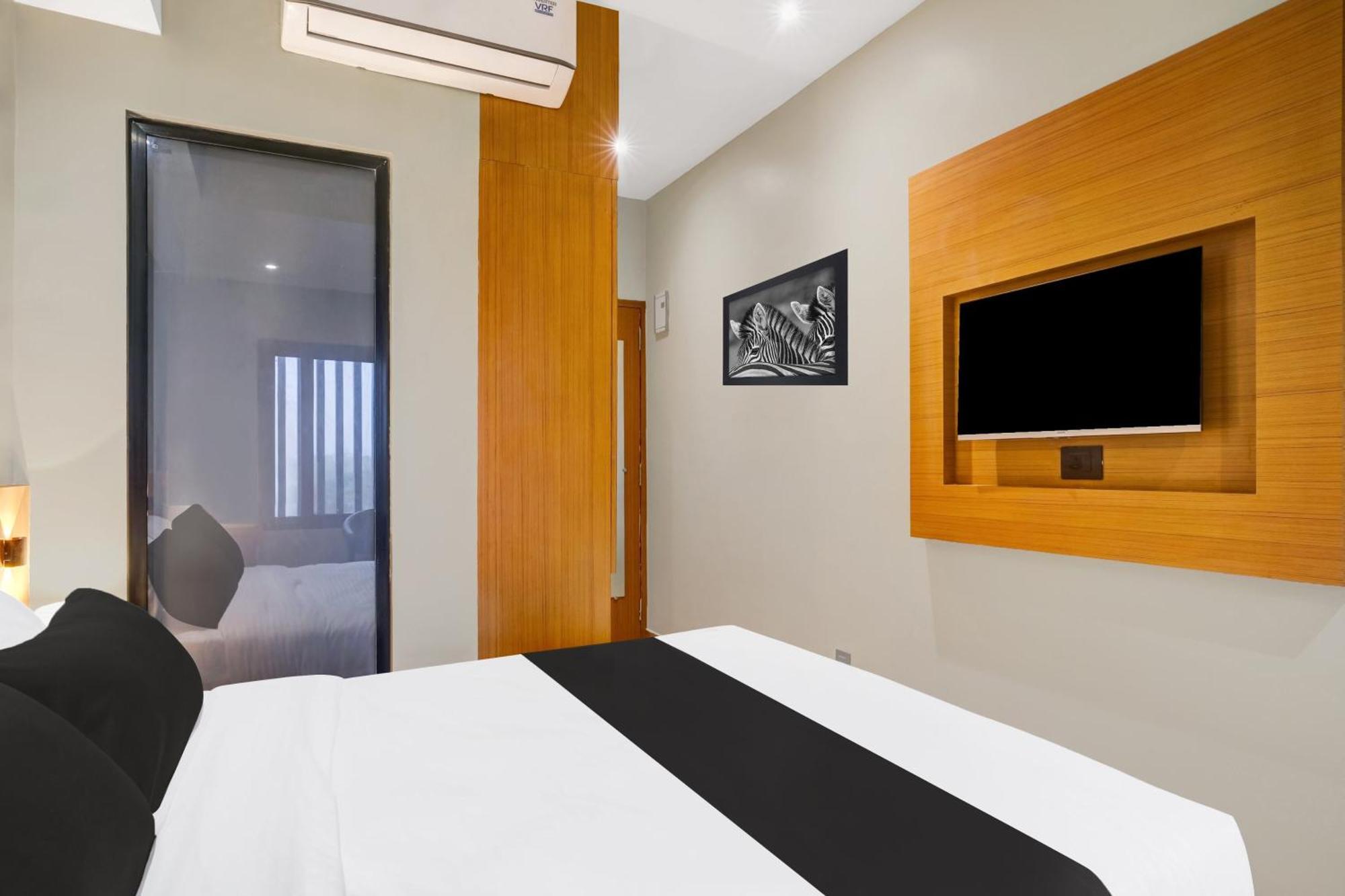 Townhouse Oak Sarusajai Stadium Dispur Exterior foto