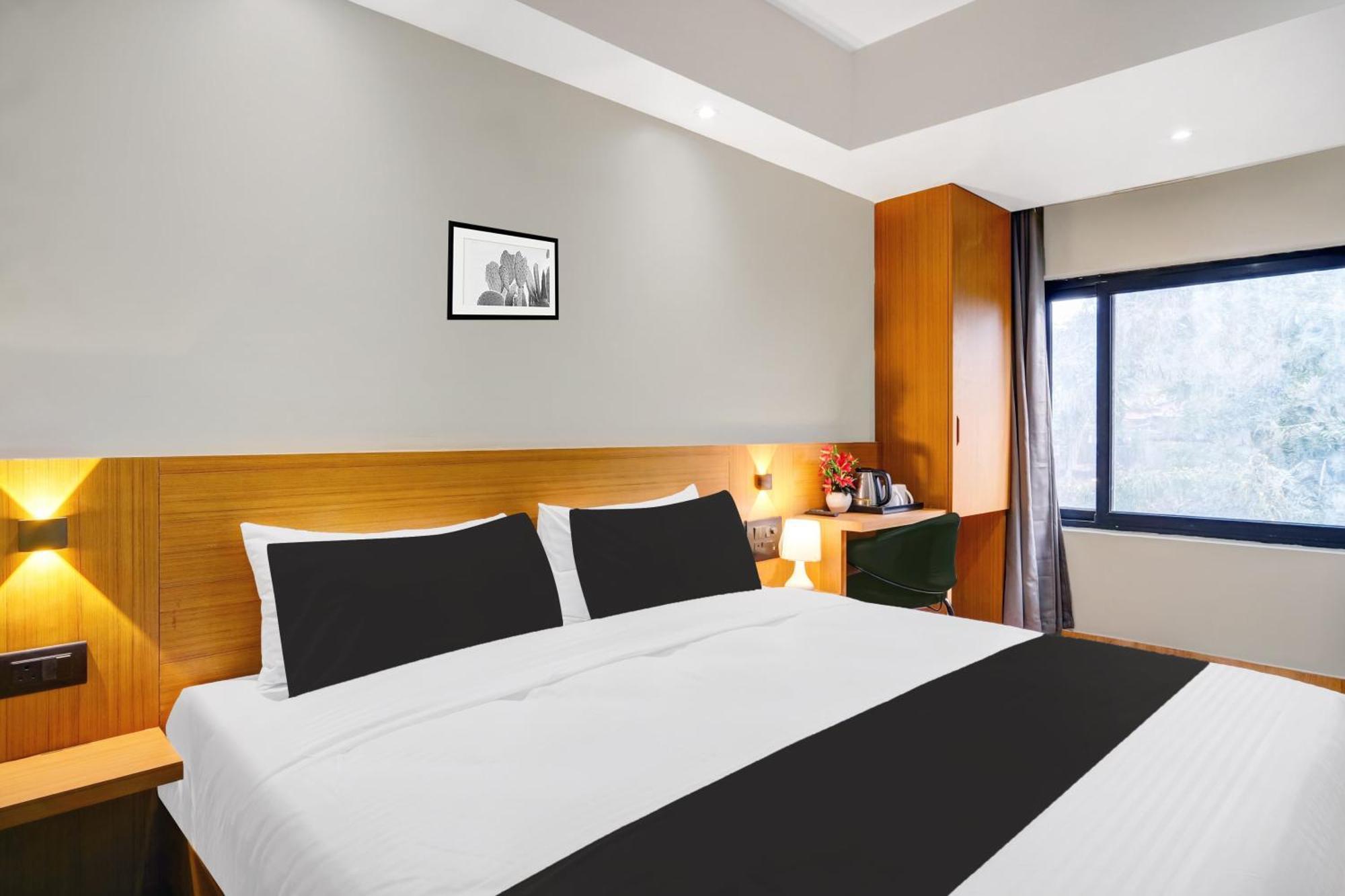 Townhouse Oak Sarusajai Stadium Dispur Exterior foto